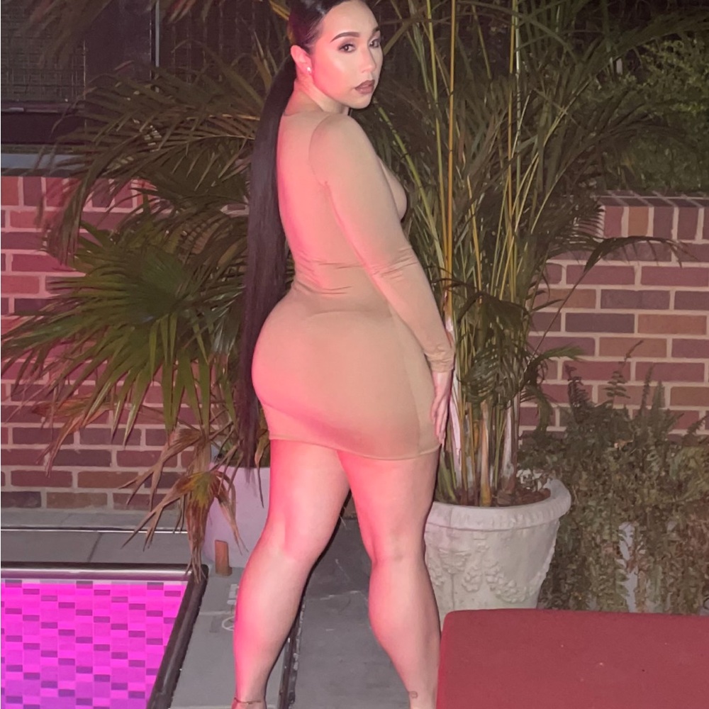 My Outfit Online
Nude Long Sleeve/Cut Out Dress